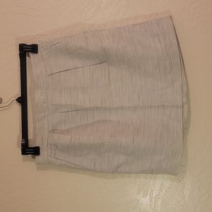 Gap design and crafted pencil skirt.